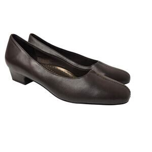 Trotters Doris Mocha Brown Low Heels Size 7